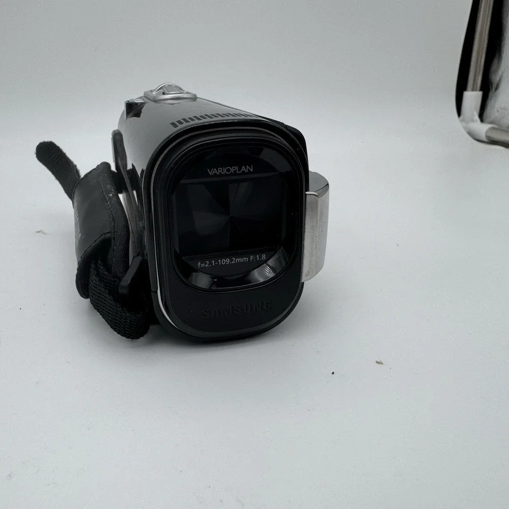 Samsung SMX-F40BN/XAA Camcorder Digital Video Camera 65x Zoom - Untested